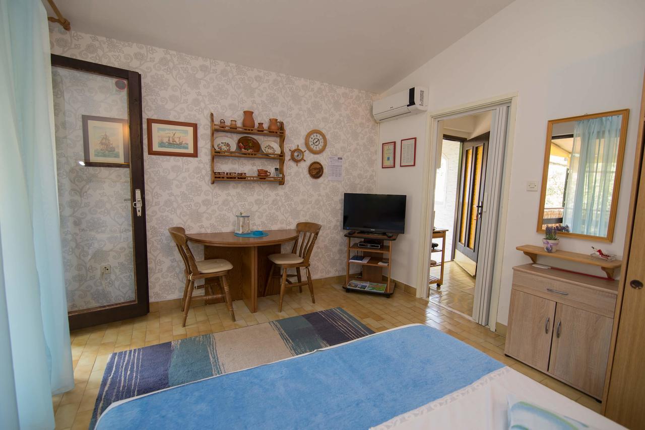 Susko Apartment Mali Losinj Exterior photo